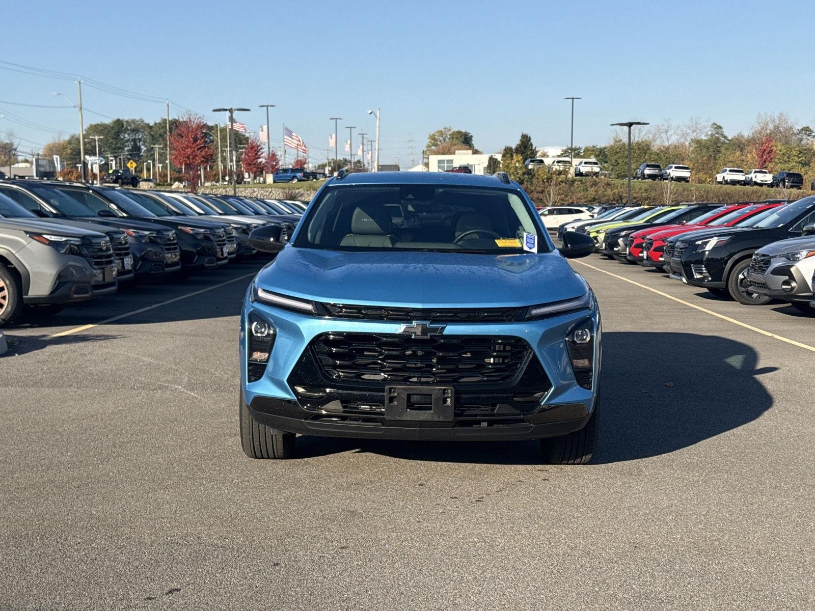 Used 2025  Chevrolet  image 4