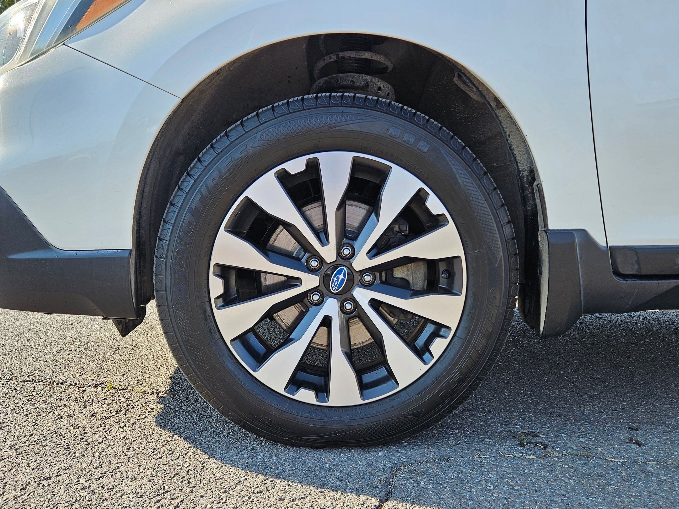 Used 2016 Crystal White Pearl Subaru 2.5i Limited image 11