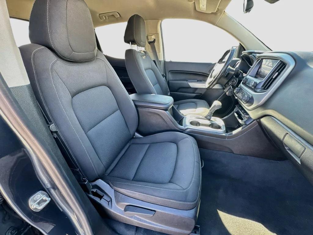 Used 2019 Gray Chevrolet LT image 31