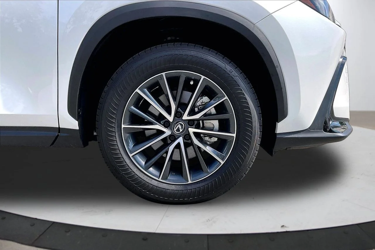 Used 2025 White Lexus 250 Premium image 35