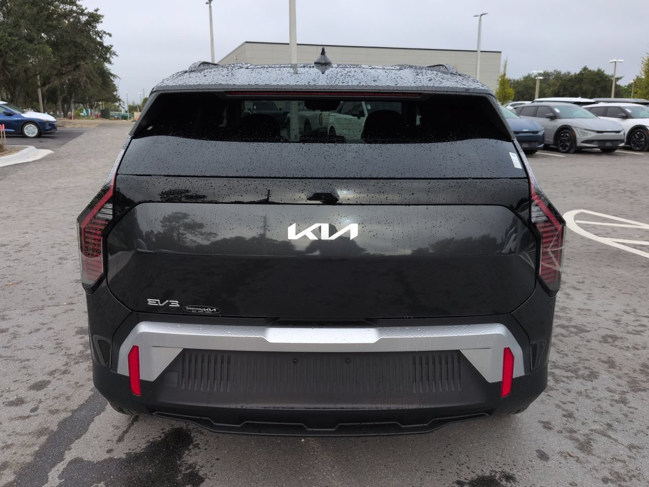 New 2027 Interstellar Gray Kia Wind image 5