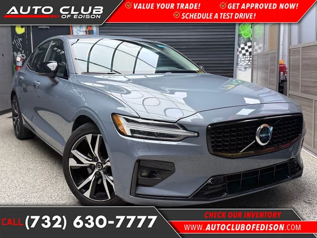 2024 Volvo S60 B5 Core Dark Theme
