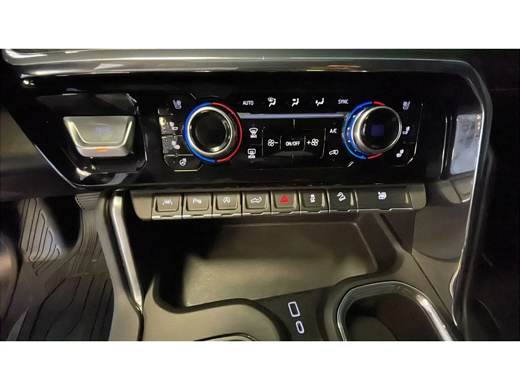 Used 2024 Metallic GMC Denali image 14