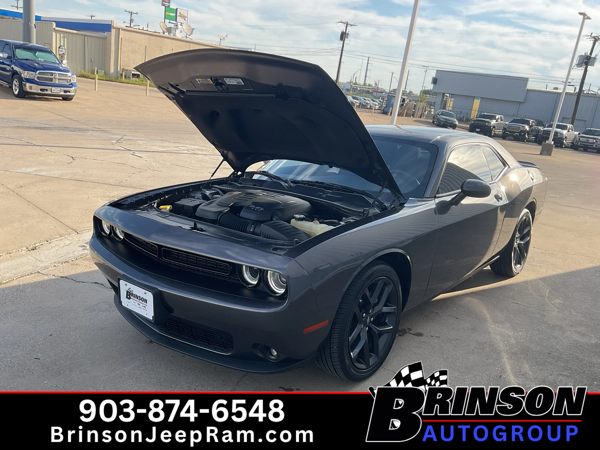 Used 2023 Granite Pearlcoat Dodge SXT image 12