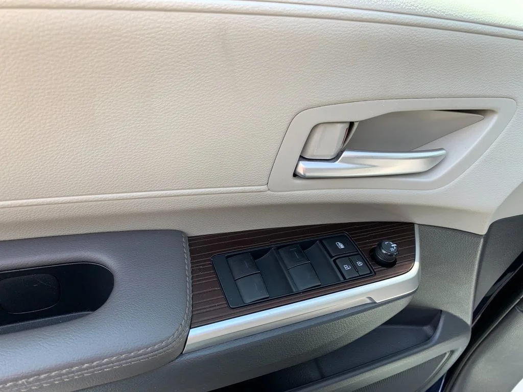 Used 2023  Toyota XLE image 13