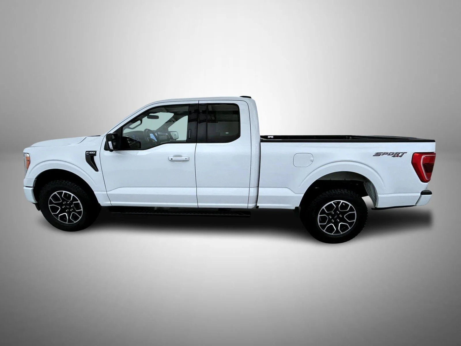 Used 2022 White Ford XLT image 8