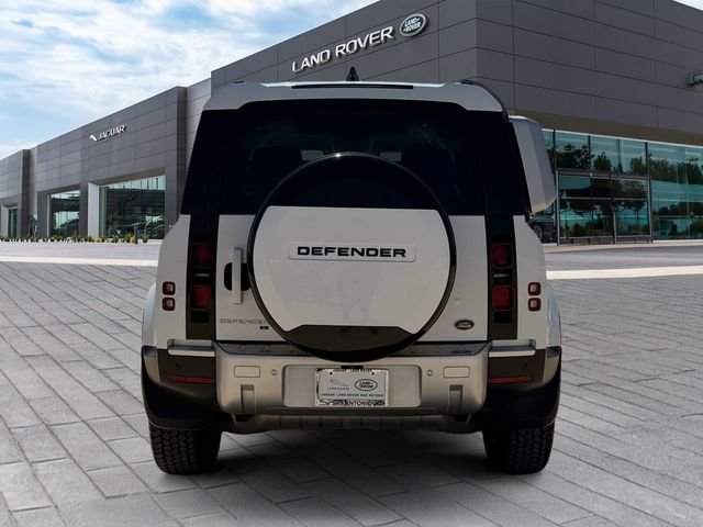 Used 2020 White Land Rover S image 4