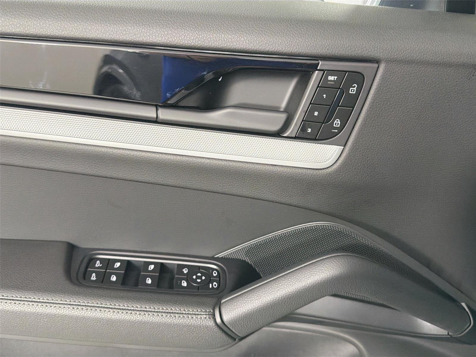 Certified Used 2025 Dolomite Silver Metallic Porsche Coupé image 31