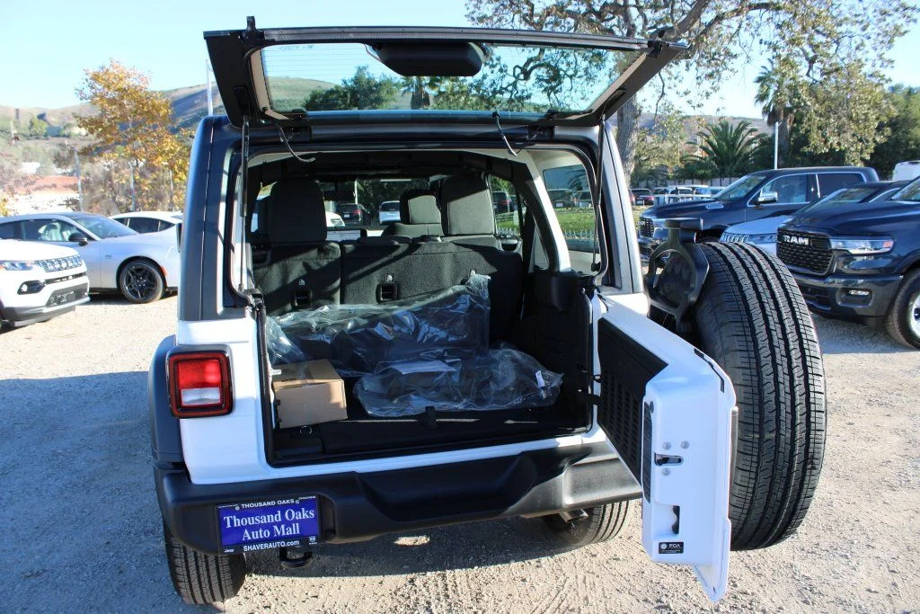 New 2026 Bright White Clear-Coat Exterior Paint Jeep Sport image 28