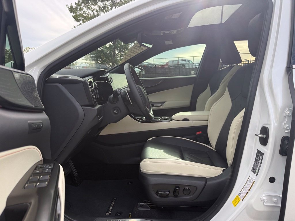 Certified Used 2024 EMINENT WHITE PEARL Lexus 350h Luxury image 26