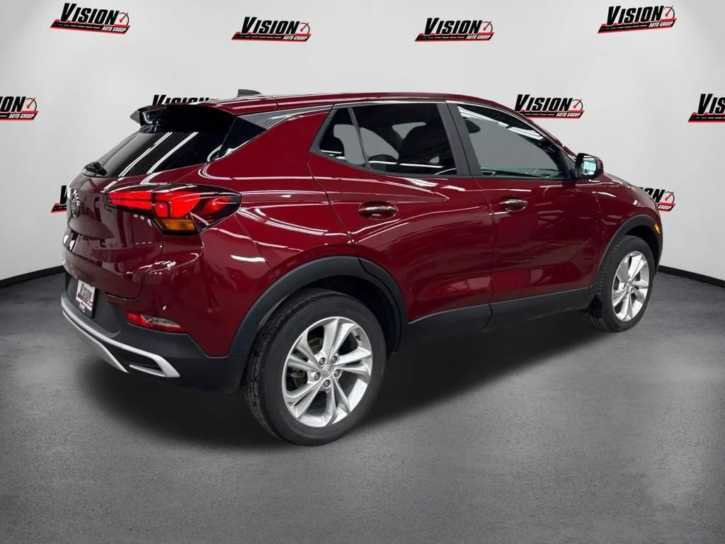 Used 2022 Red Buick Preferred image 5