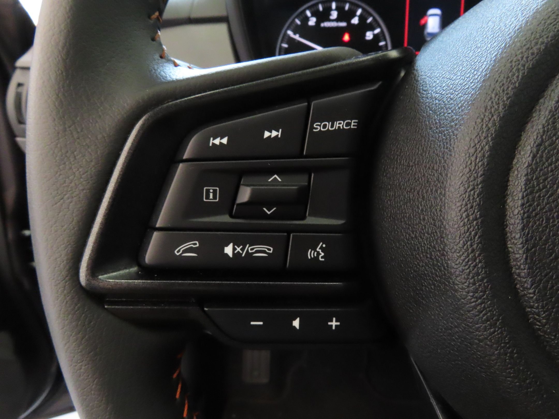 2025 Subaru Crosstrek Limited - Photo 13