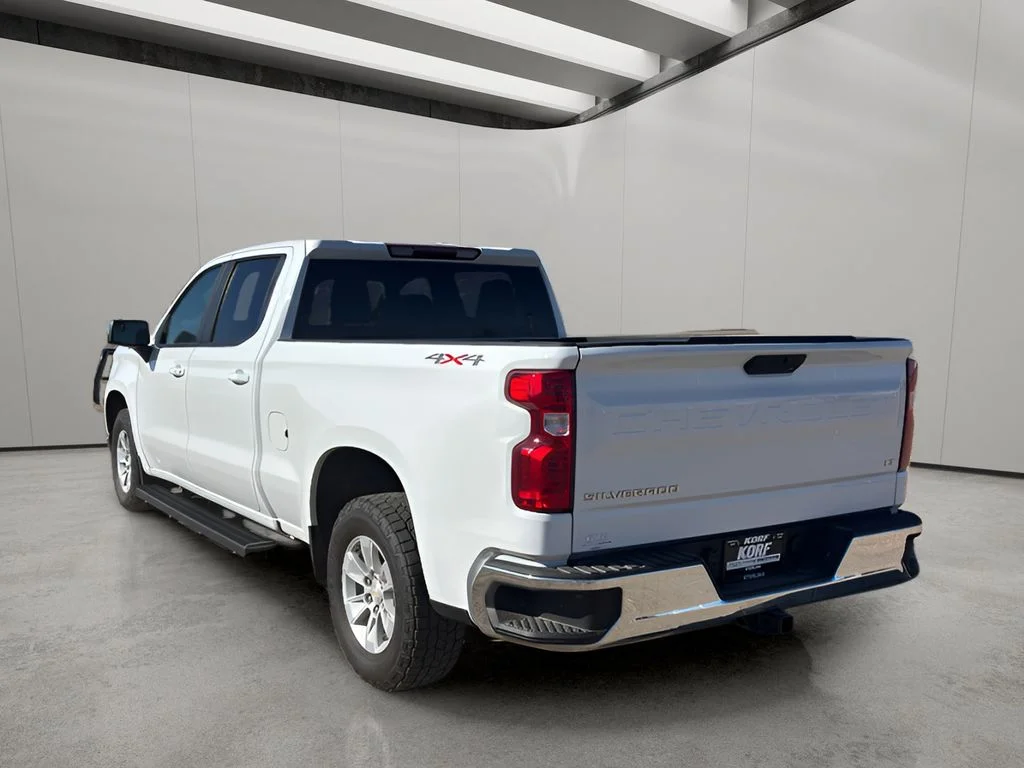 Used 2022 Summit White Chevrolet LT image 3