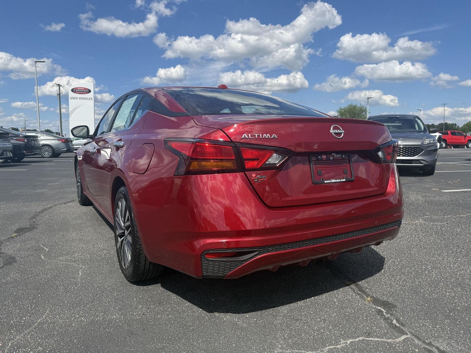 Used 2025 Scarlet Ember Nissan SV image 5