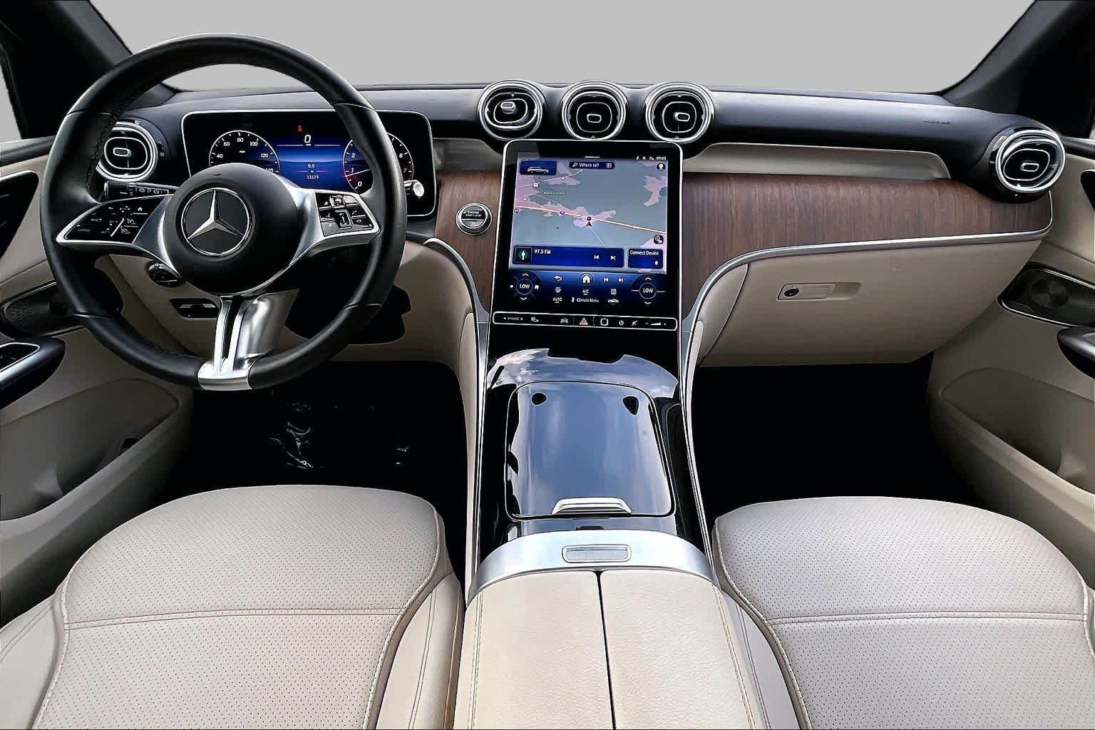 Used 2025 Black Mercedes-Benz GLC 300 image 15