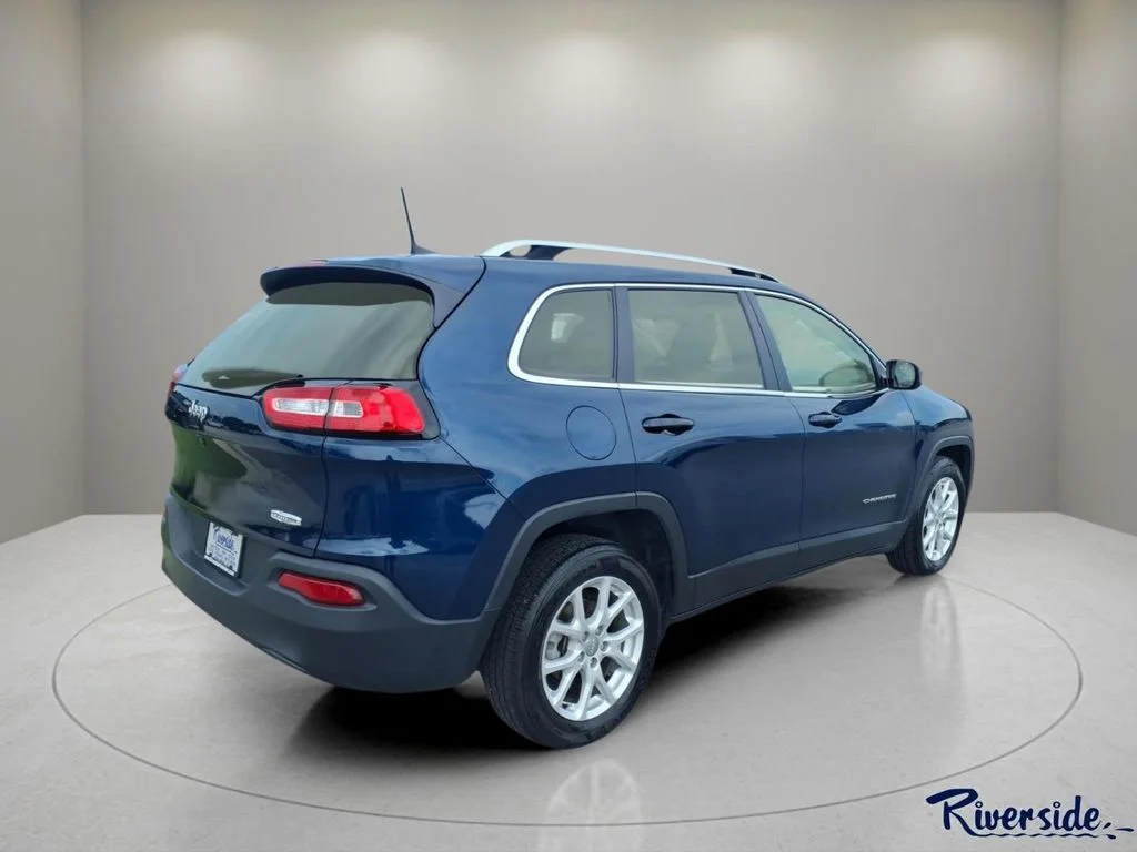 Used 2018 Jeep Cherokee Latitude Plus with VIN 1C4PJLLB7JD538375 for sale in New Bern, NC
