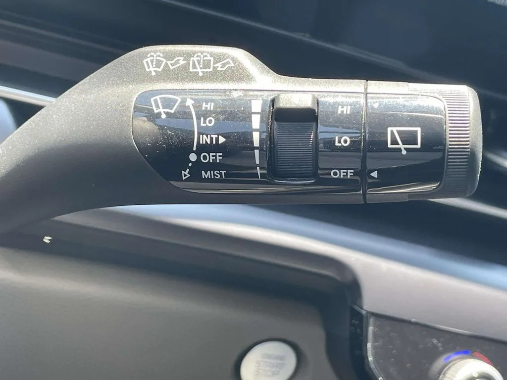 Used 2025 Gray Kia LXS image 21