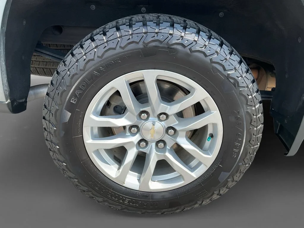 Used 2020 SATIN STEEL METALLIC Chevrolet LT image 10