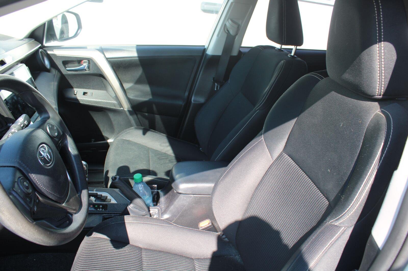 Used 2015 Super White Toyota XLE image 8