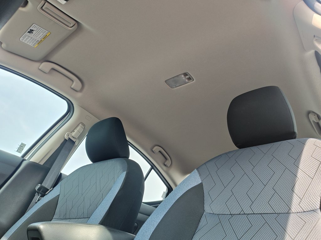 Used 2025 Silver Nissan 1.6 SV image 23