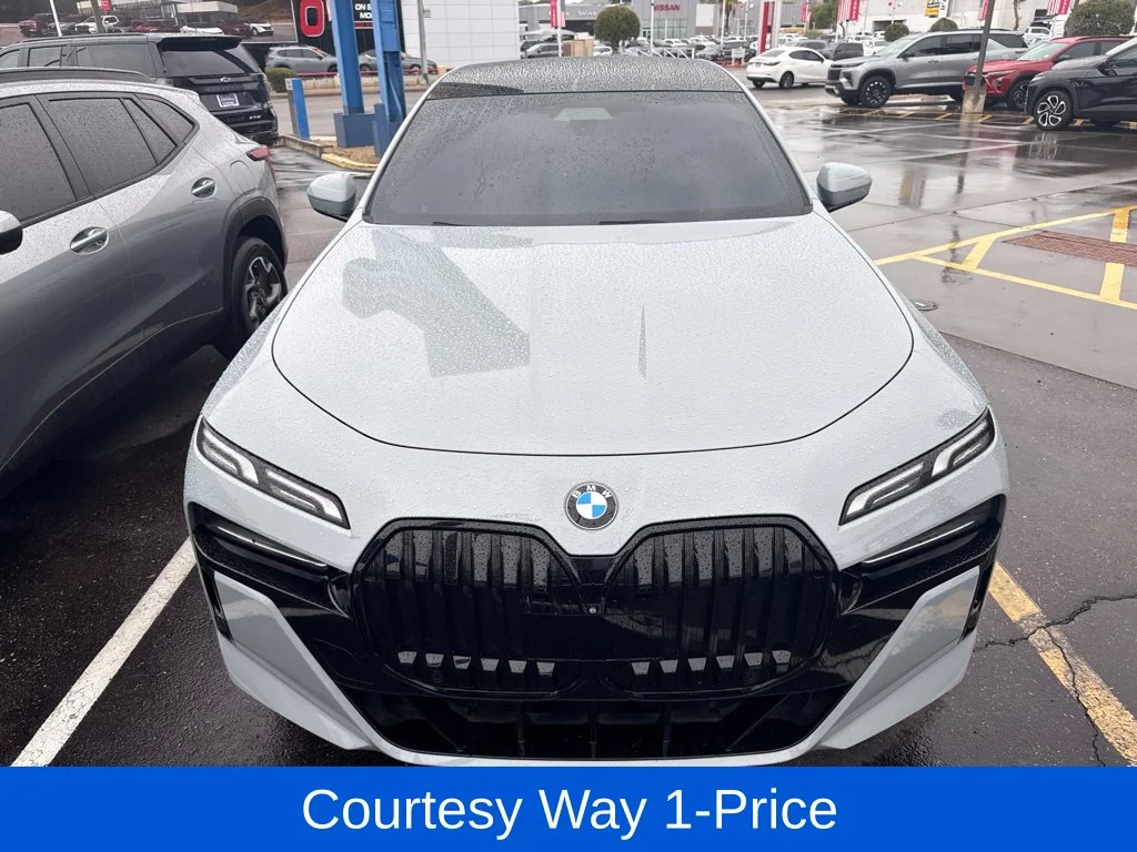 Used 2023 Gray BMW 740i image 9
