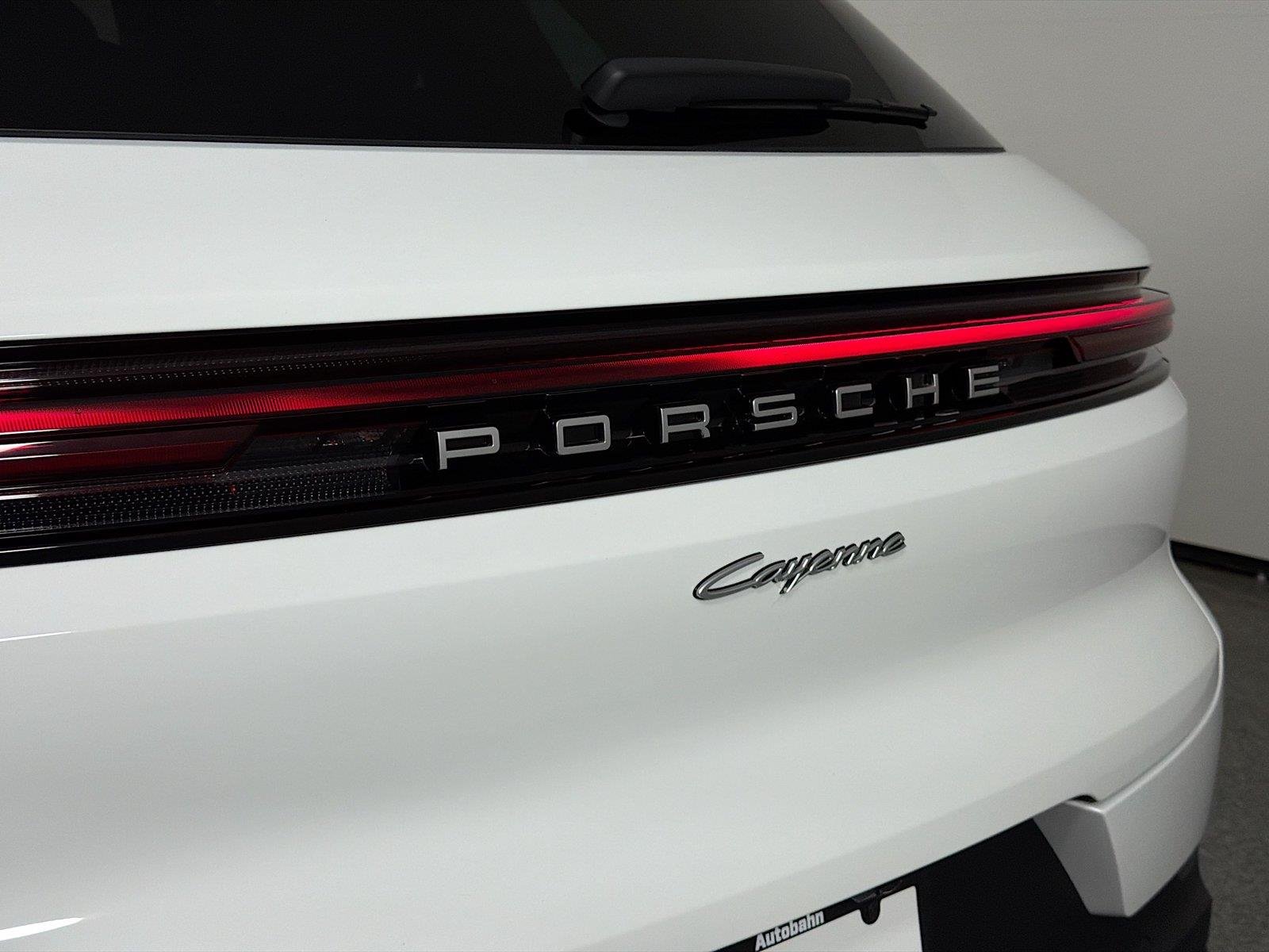 2025 Porsche Cayenne E-Hybrid - Photo 17