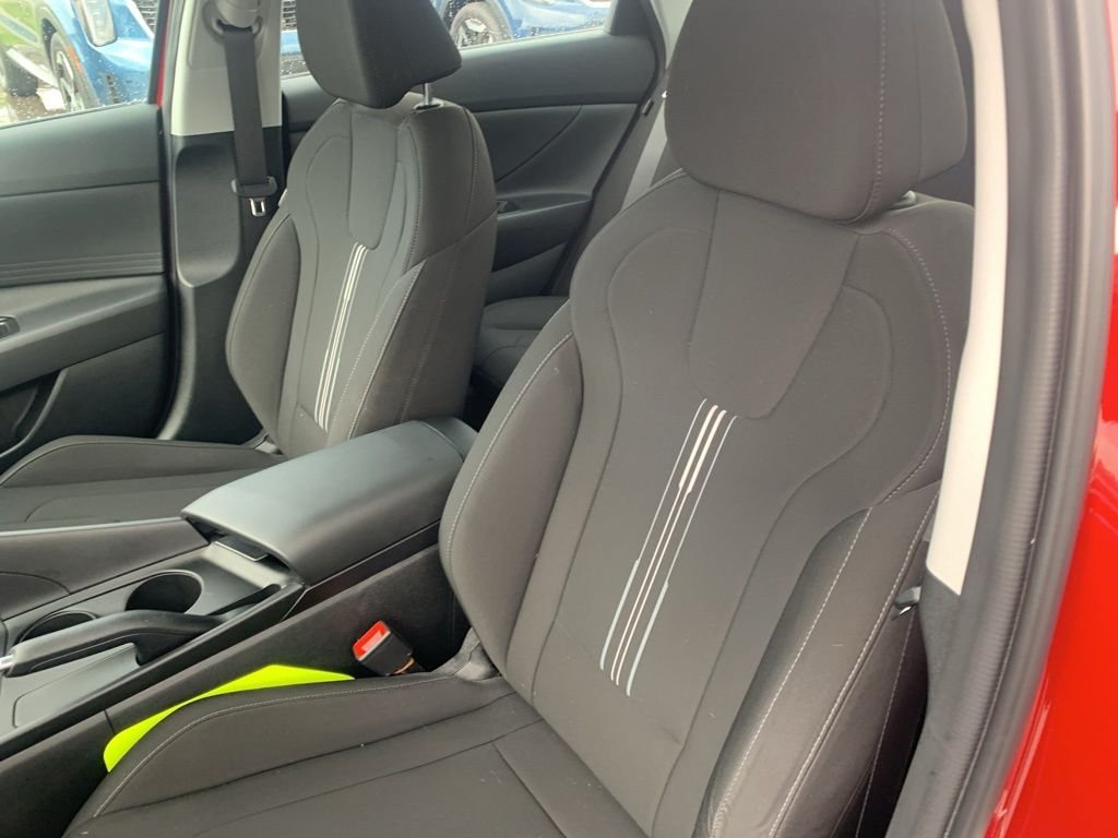 2024 Hyundai Elantra SEL - Photo 11