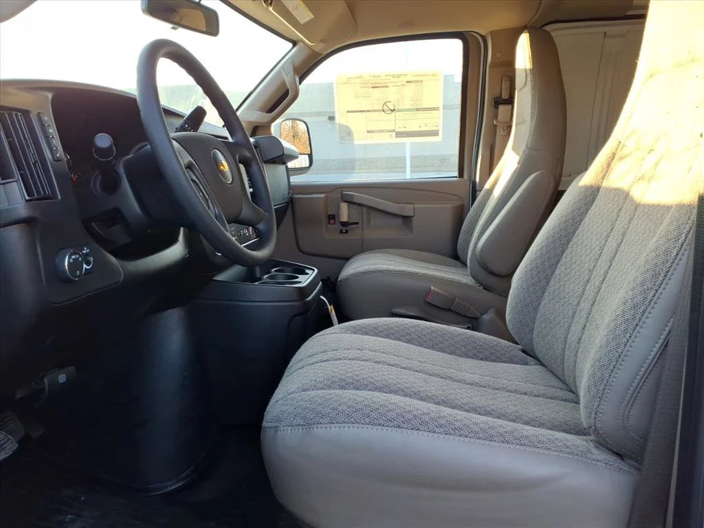 2025 Chevrolet Express Cargo Work Van - Photo 15
