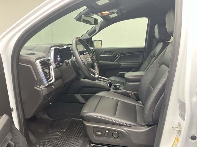 Used 2024 Summit White GMC 4WD Elevation image 3