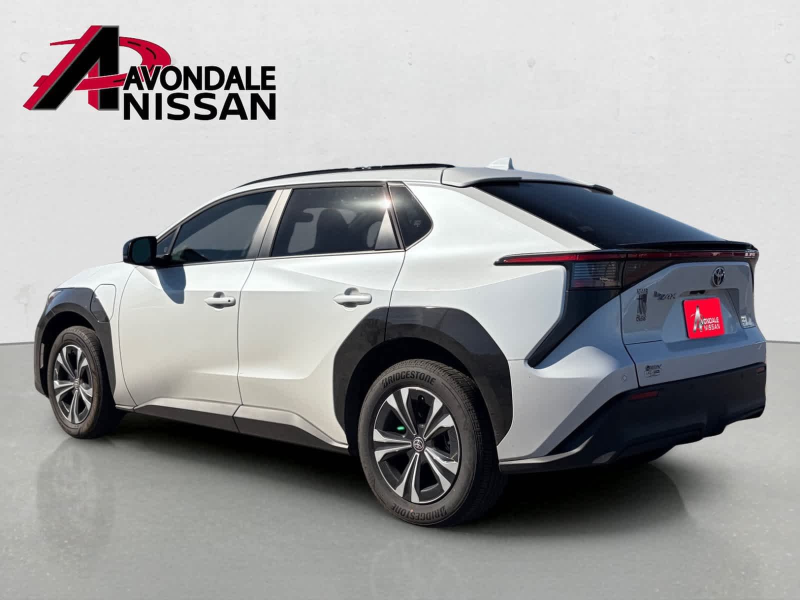 Used 2025 Wind Chill Pearl Toyota XLE image 2