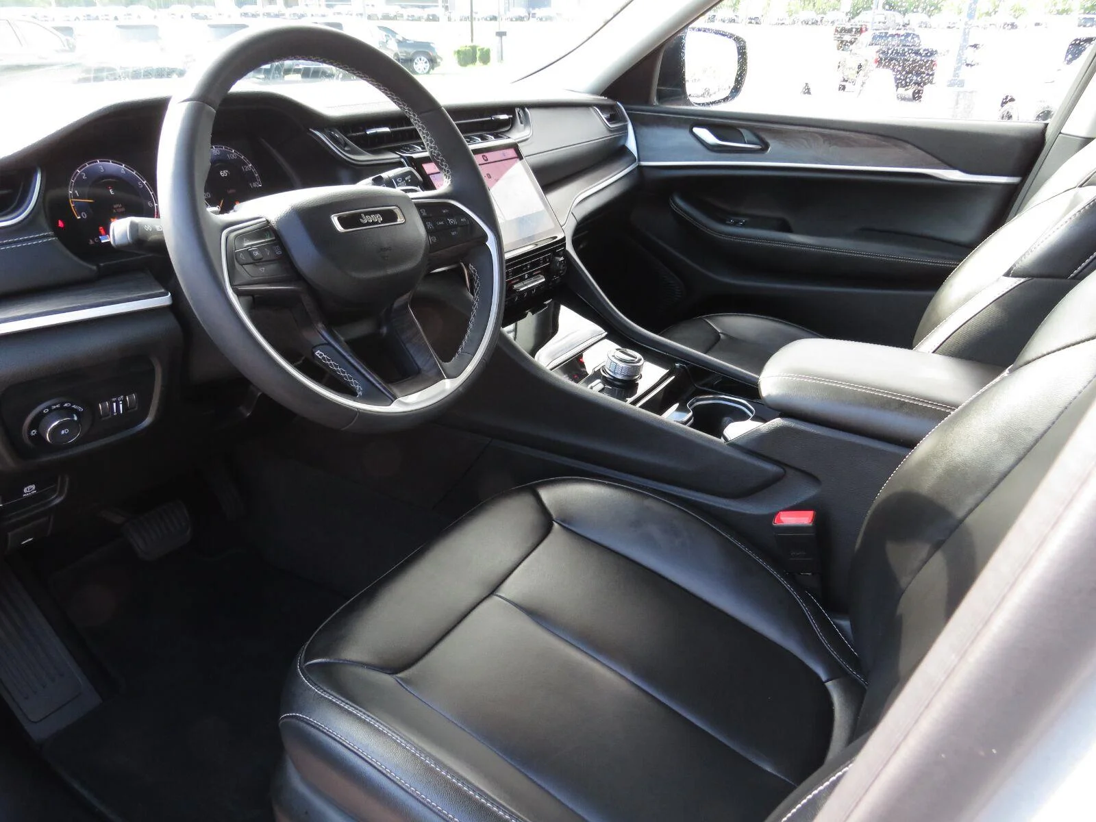 Used 2023 Silver Zynith Jeep Limited image 23