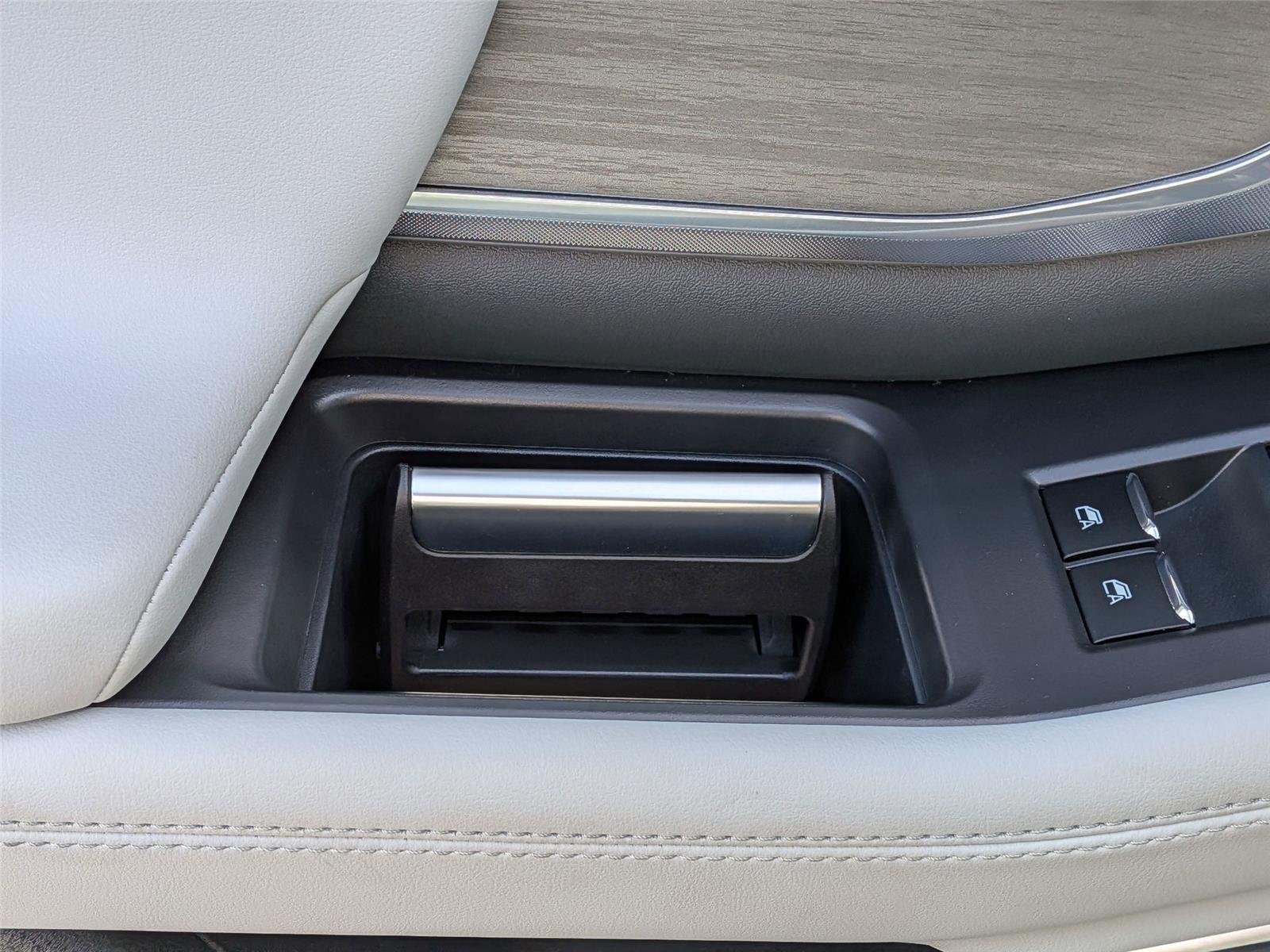 New 2025 Agate Black Metallic Ford Platinum® MAX image 12