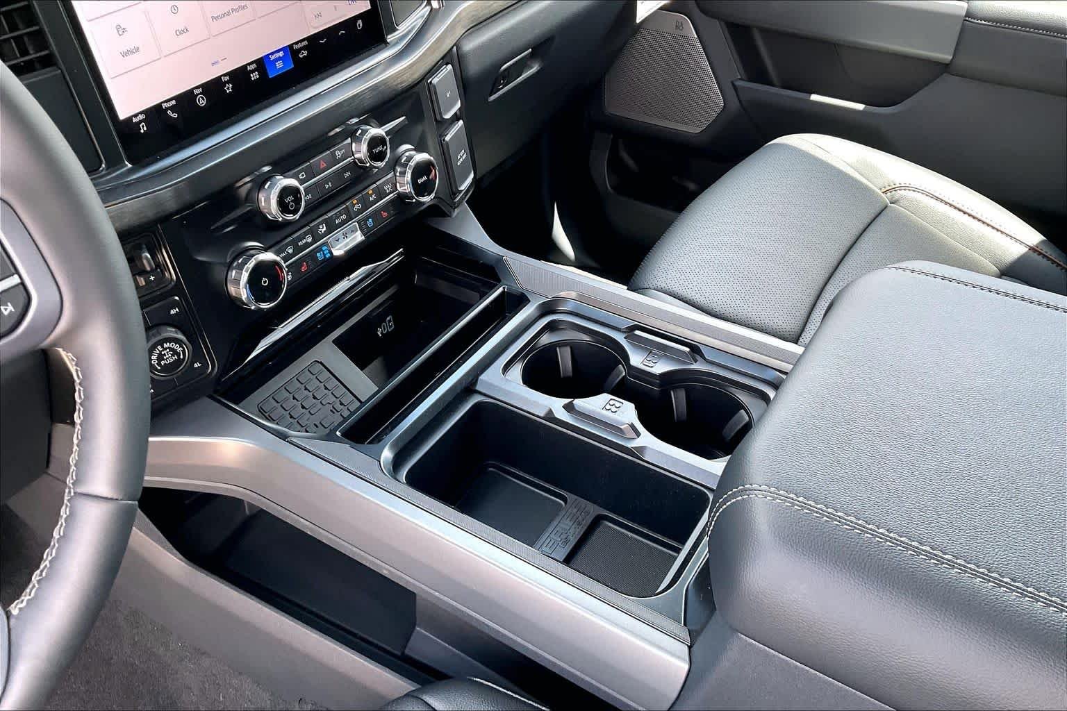 New 2026 Carbonized Gray Metallic Ford F-250® Lariat® image 7