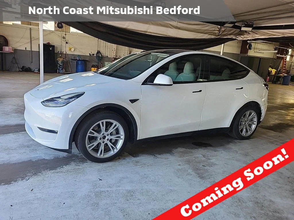 Used 2023 White Tesla Long Range image 1