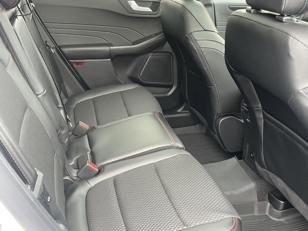 2026 Ford Escape ST-Line - Photo 19