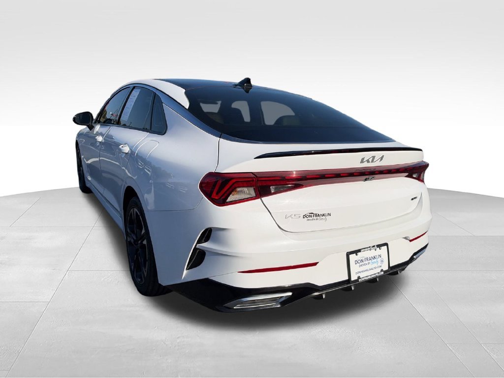 Used 2023 White Kia GT-Line image 3