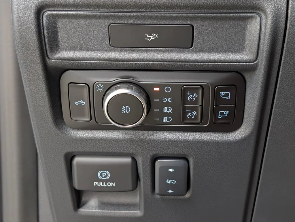 New 2026 Oxford White Ford Tremor® image 14