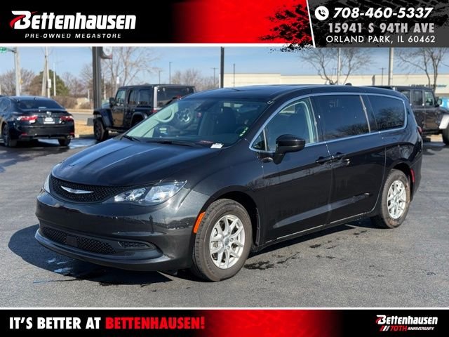 2023 Chrysler Voyager LX