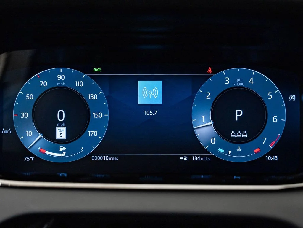 New 2026 Fuji White Land Rover Dynamic image 32