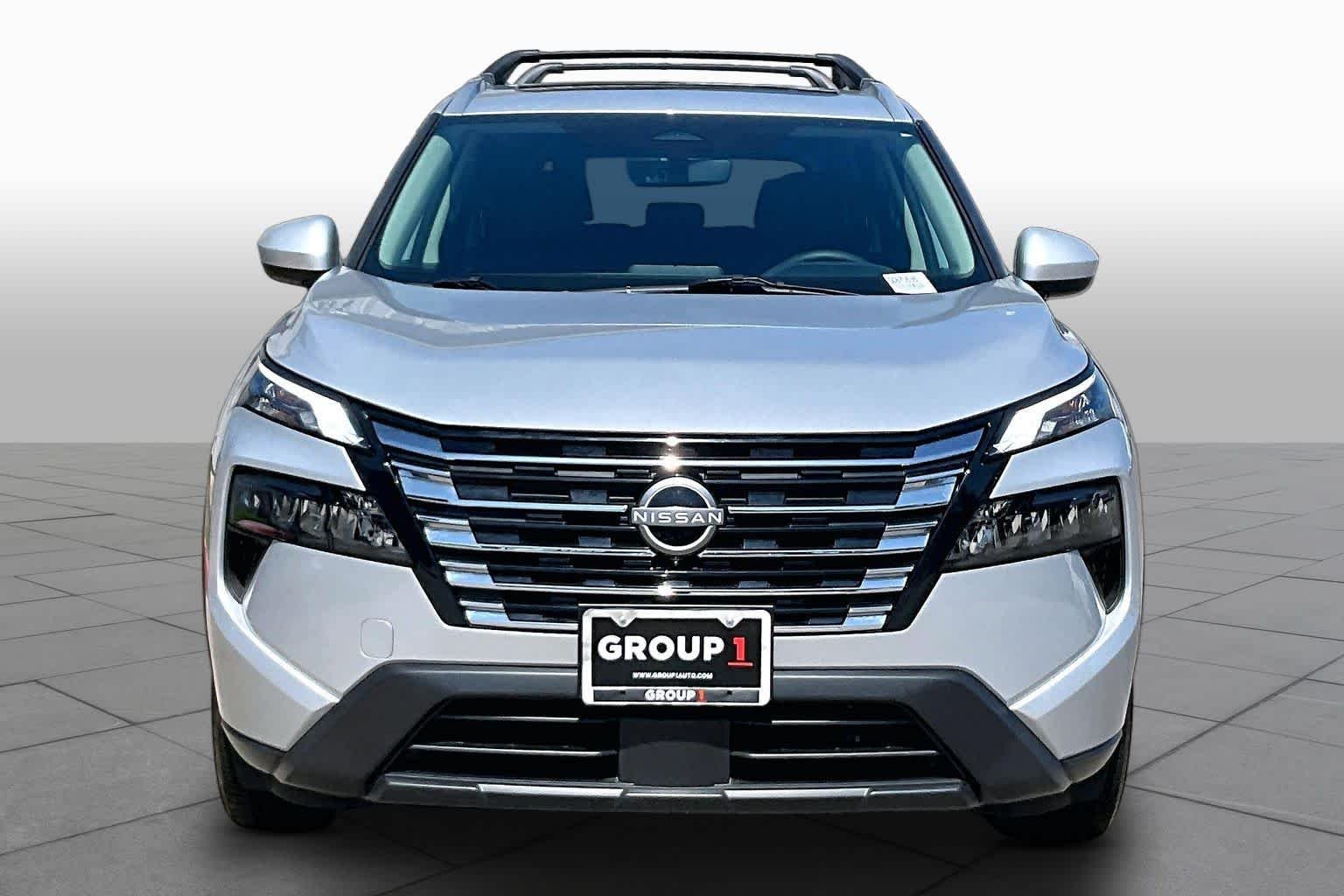 Used 2025 Brilliant Silver Metallic Nissan SV image 4