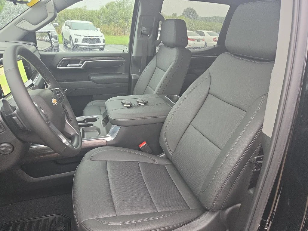 2026 Chevrolet Silverado 1500 LTZ - Photo 25