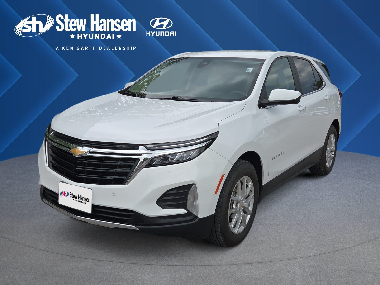 Used 2022 Summit White Chevrolet LT image 1