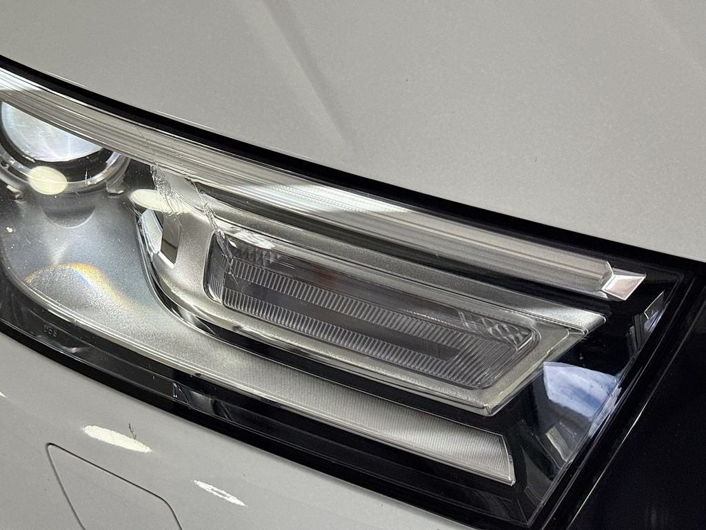 Used 2020 White Audi 45 Premium image 39