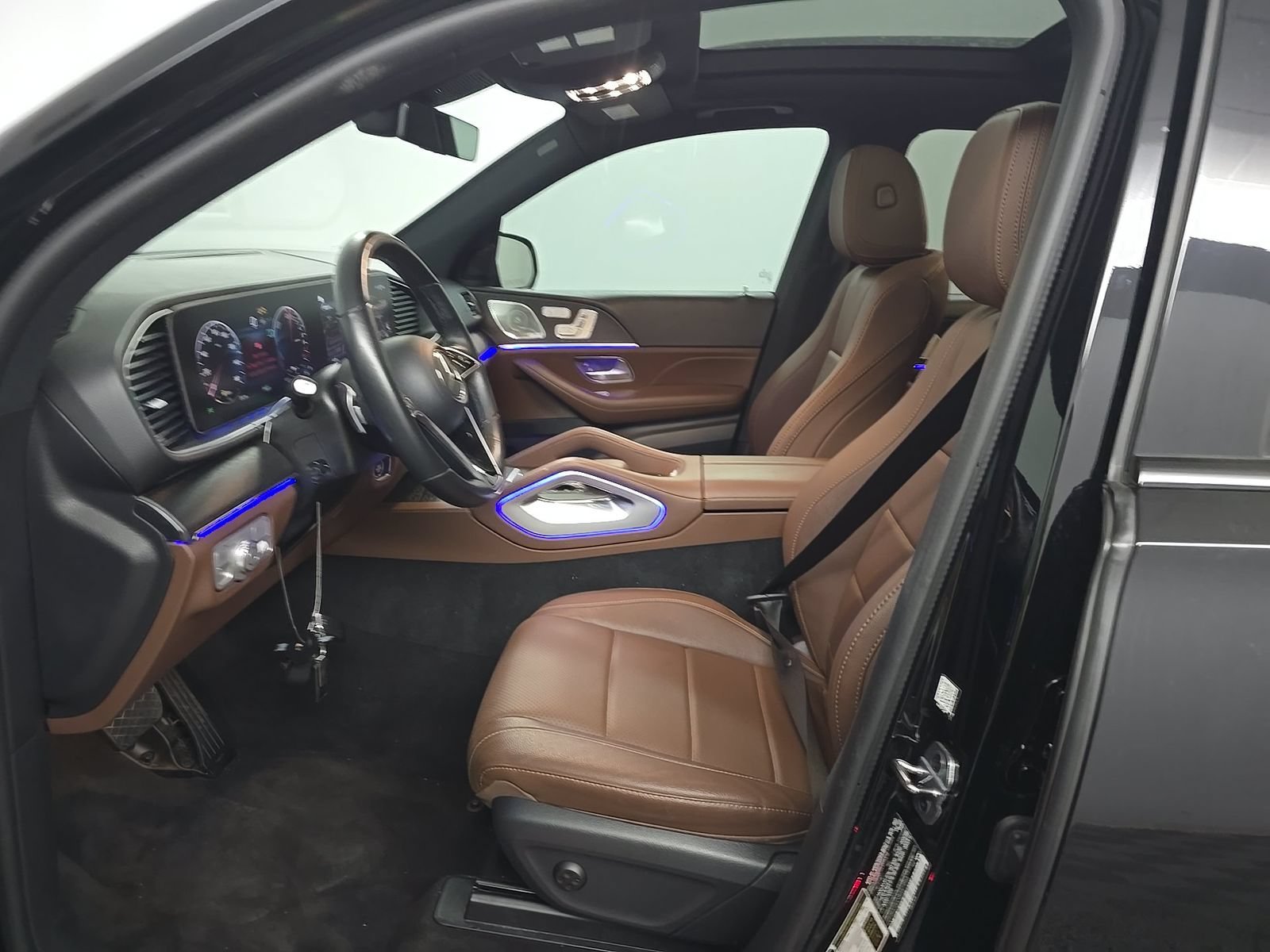 Certified Used 2025 Black Mercedes-Benz GLE 450e image 3