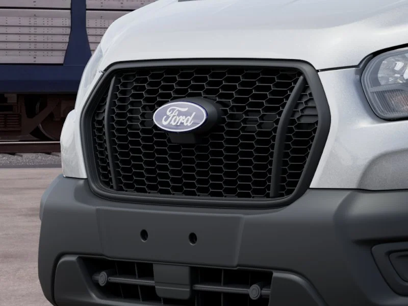 New 2027 Silver Metallic Ford Base image 17