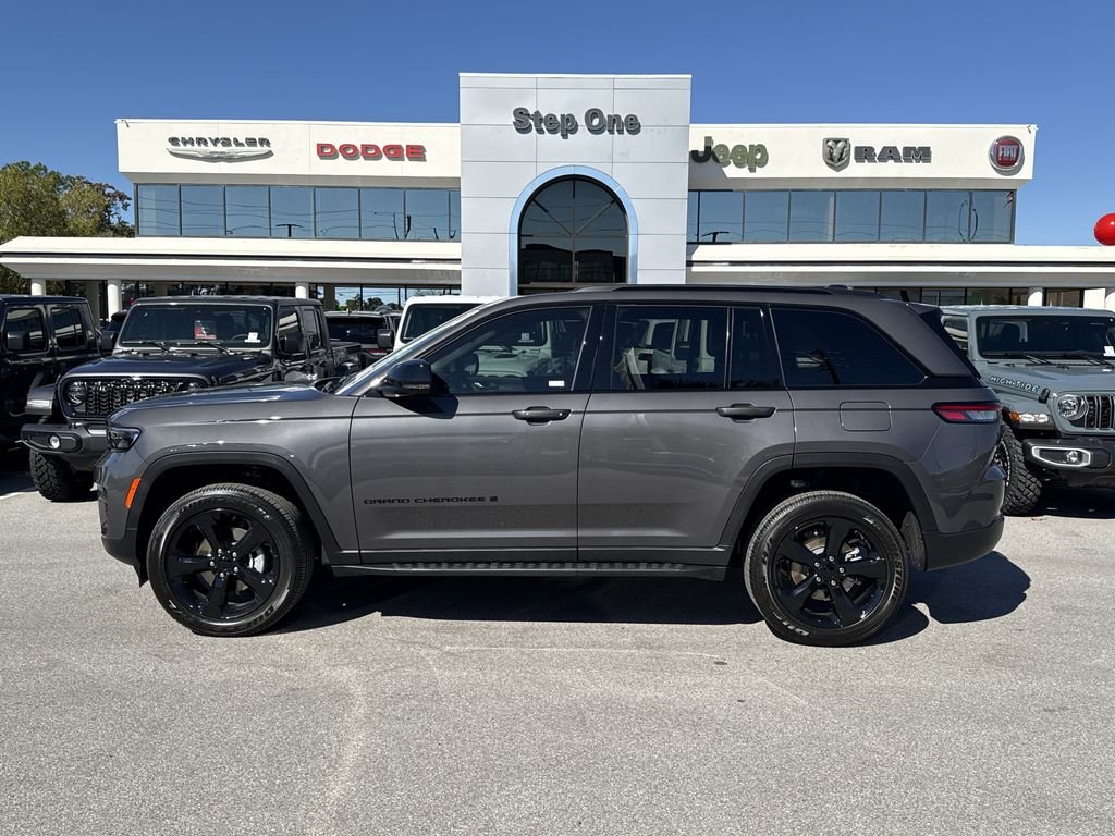 New 2025 Baltic Gray Metallic Clear-Coat Exterior Paint Jeep  image 8