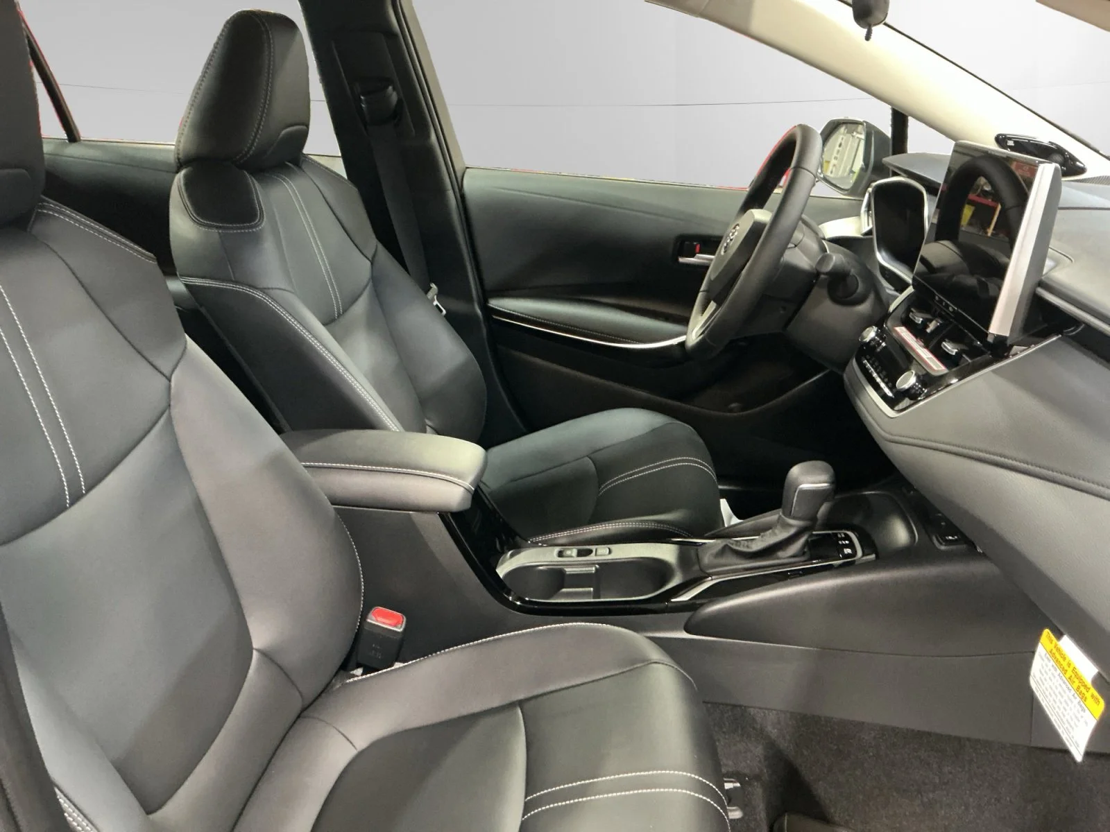 2026 Toyota Corolla XLE - Photo 15