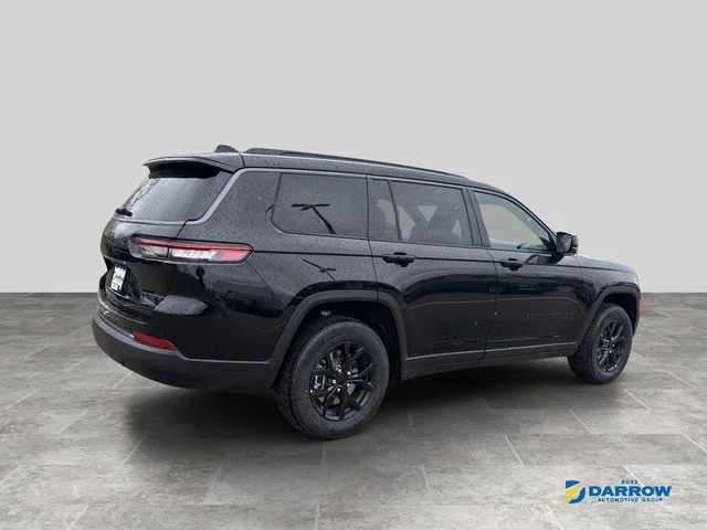 New 2026 Diamond Black Crystal Pearl-Coat Exterior Paint Jeep Laredo image 21