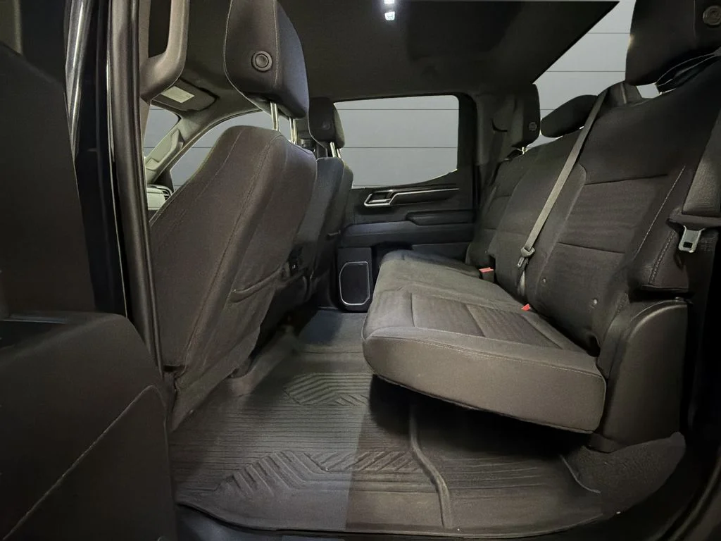 Used 2022 Gray Chevrolet LT image 16