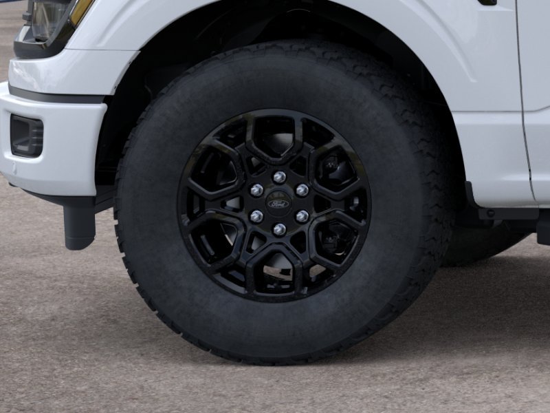 New 2026 Oxford White Ford XLT image 19